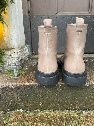 Lofina - Curl Boot With Front Zipper Latte