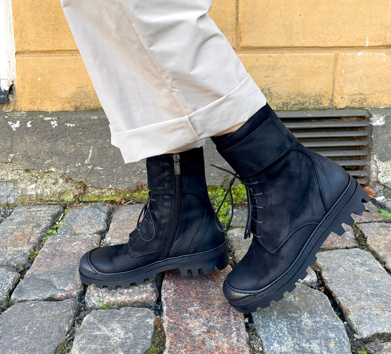 Lofina - Gasoline With Velcro Strap Nero