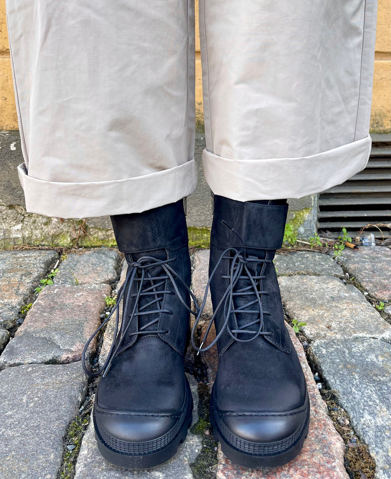 Lofina - Gasoline With Velcro Strap Nero