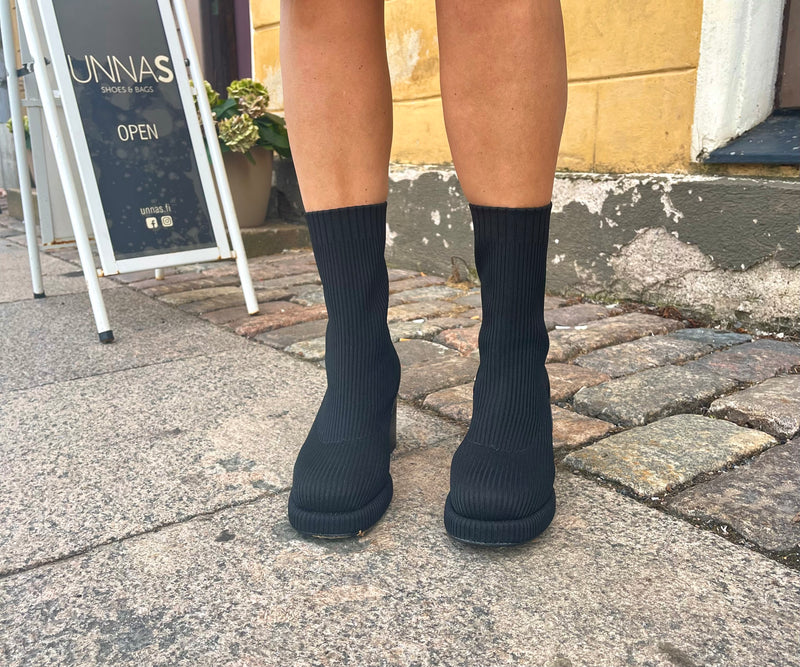 Noa Harmon – Brianna Boot